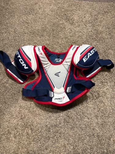 Medium Junior Easton PRO 7 Shoulder Pads (Used)