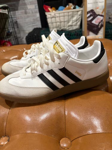 Men's Size M 12.5 (W 13.5) Adidas Samba Golf Shoes