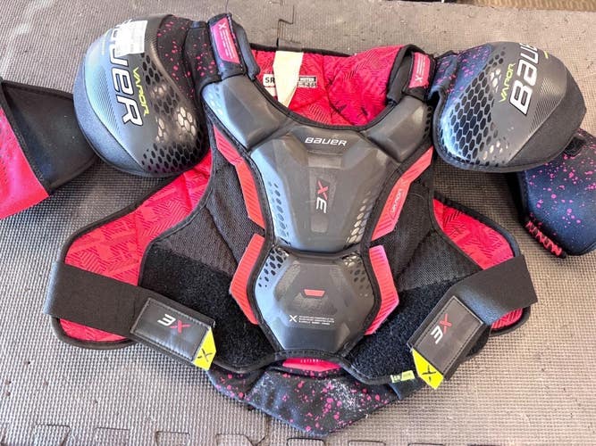Used Bauer 3X Senior Shoulder Pads MD 11860-S000315268