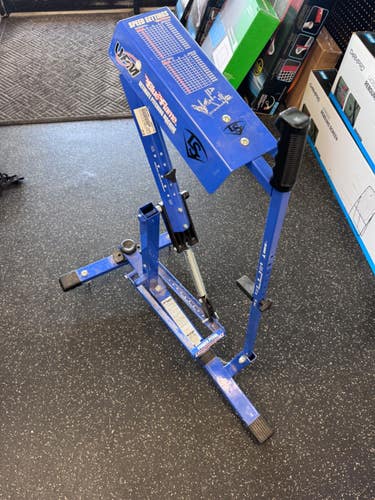 Used Louisville Slugger BLUE FLAME ULTIMATE PITCHING MACHINE BB/SB Pitching Machine 11860-S000315250