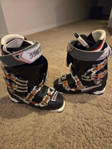Mountain ski boots