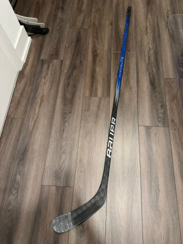 Senior Bauer Vapor ADV Right Handed Hockey Stick P92 87 Flex Pro Stock (Used)