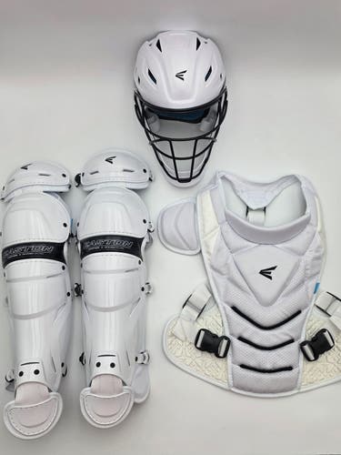 Easton JEN SCHRO THE VERY BEST Fastpitch Softball Catcher's Set White (NEW)