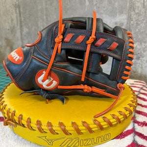 Wilson A2000 11.5" Jose Altuve Game Spec Infield Baseball Glove