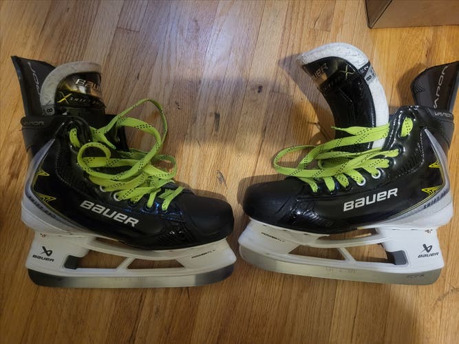 Black/White 2025 Bauer Vapor shift pro Hockey Skates Regular Width 8 (Used)