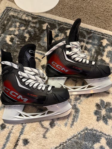 CCM JetSpeed FT860 Hockey Skates Regular Width Size 6.5 (Used)