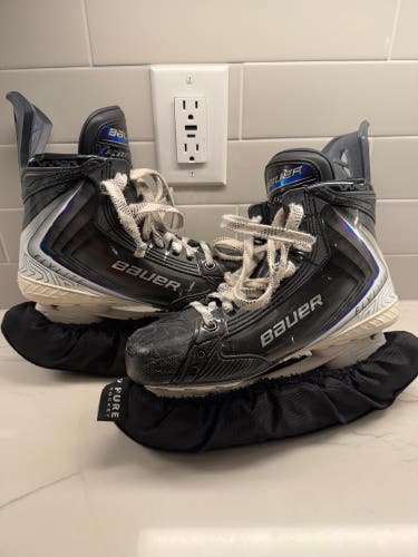 2025 Bauer Vapor Flylite Hockey Skates Size 5.5 (Used)