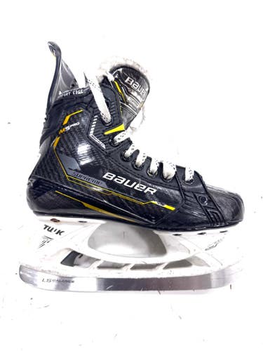 Used Bauer M5 PRO Junior Hockey Skate Junior 02 11860-S000314764