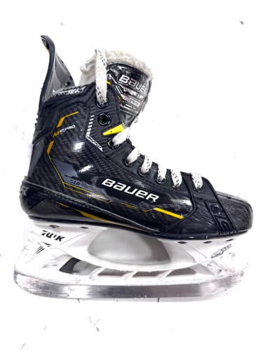 Used Bauer M5 PRO Junior Hockey Skate Junior 02.5 11860-S000314763