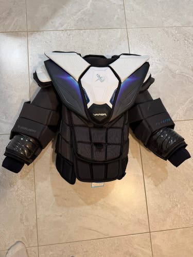 Large/Extra Large Bauer Vapor Flylite Goalie Chest Protector (Used)