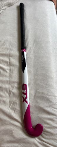STX RX 101 37” Field Hockey Stick – Pink/White – 10% Carbon (Used)