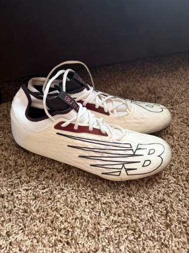 White/maroon Men's Size M 14.0 (W 15.0) Adult New Balance Molded Cleats Cleats (Used)