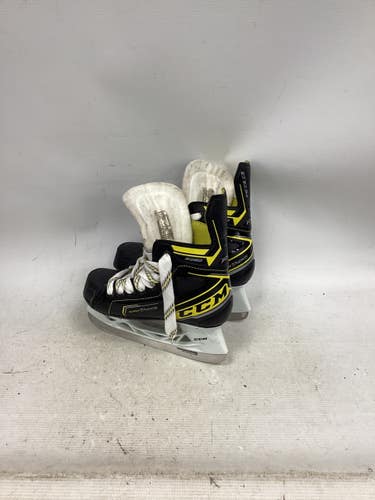 Used CCM SUPER TACKS 9380 Youth Hockey Skate Youth 13.5 11851-S000051643
