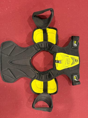 Youth Small Junior Bauer Supreme 1S Shoulder Pads (Used)
