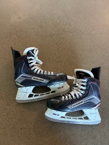 Senior Bauer Edge Hockey Skates 7 (Used)