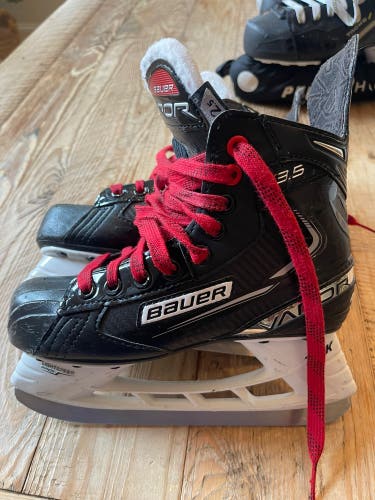 Bauer Vapor X3.5 Hockey Skates Regular Width Size 2.5 (Used)
