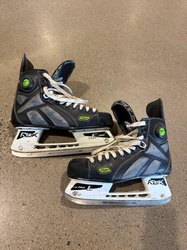 Senior Reebok 7K Pump Hockey Skates Regular Width 9 (Used)