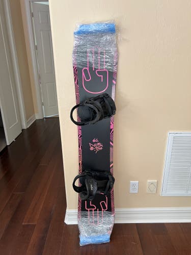 Bataleon Evil Twin 159cm Snowboard + Now IPO Bindings - New, Never Ridden (2020/21)