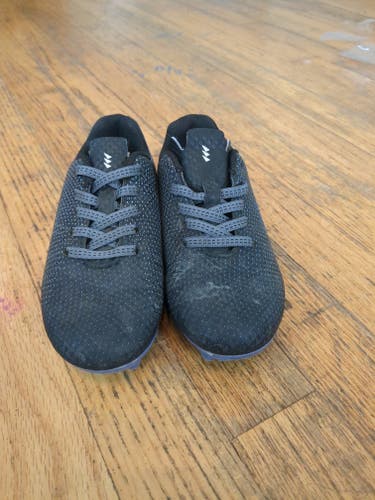 Black Unisex 11K (Little Kids) DSG Molded Cleats Cleats (Used)