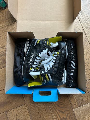2020 Bauer Supreme S35 Hockey Skates Regular Width Size 4 (New)