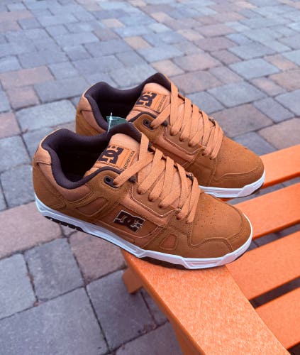 Men’s DC “Stag” Skateboard Sneakers Tan (#320188) - US Size 11 - New Without Box