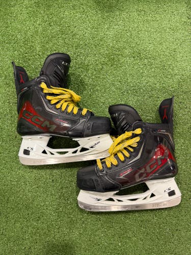 CCM JetSpeed FT890 Hockey Skates | Size 4 Wide