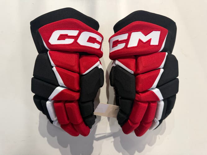 Senior CCM JetSpeed FT680 Gloves 13" (Used)