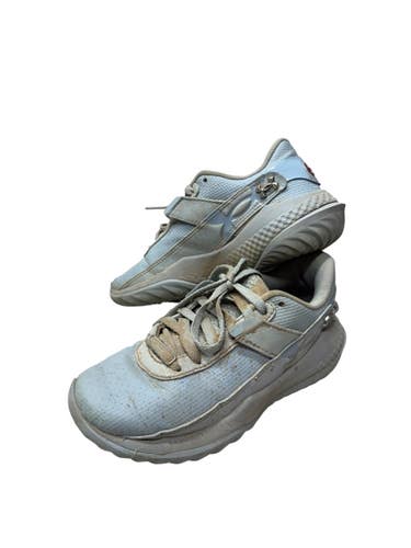 Used Under Armour BH BB/SB Cleats Grey Junior 03.5 11835-S000211729