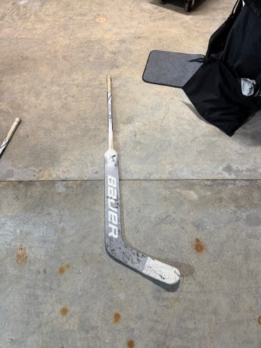 Intermediate Bauer Vapor X5 Pro Regular Goalie Stick 24" Paddle (Used)