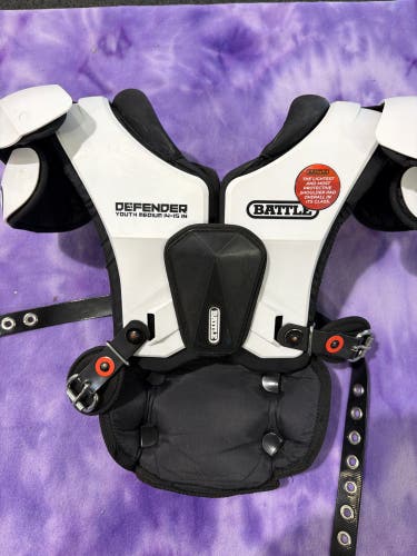Medium Youth Battle Defender Shoulder Pads (Used)