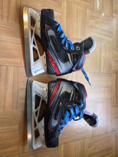 Bauer Vapor X2.7 Hockey Goalie Skates Regular Width Size 1.5 (Used)