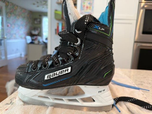 Bauer X-LP Youth Hockey Skates – Size 12 (Used)