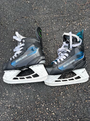 Bauer X Hockey Skates Size 1.5 (Used)
