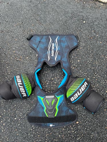 Medium Youth Bauer X Shoulder Pads (Used)