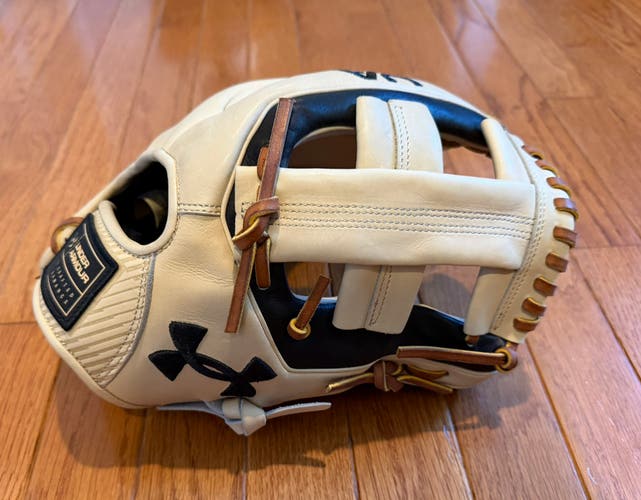 Under Armour Flawless RH Baseball Glove 11.75” (NEW 1-of-a kind)