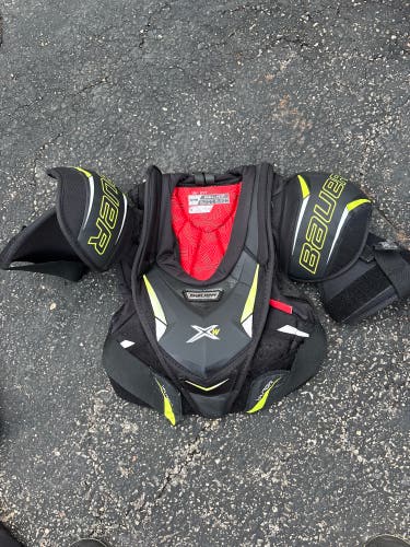 Women's Small Junior Bauer Vapor Shoulder Pads (Used)