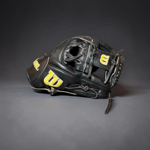 Wilson A2000 RH Infield Baseball Glove 11.75" (Used)