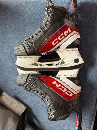 2023 CCM JetSpeed FT680 Hockey Skates Wide Width 6 (Used)