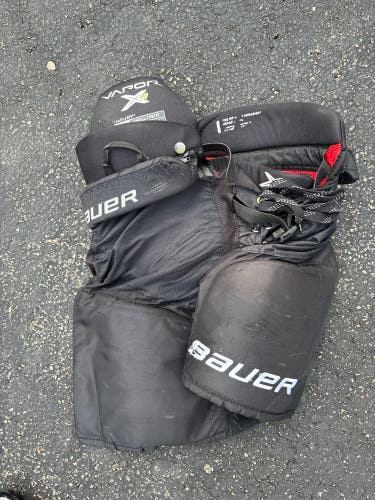 Women's Junior Small Bauer Vapor X-W Hockey Pants (Used)