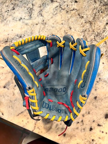 Wilson A2000 DP15 RH Infield Baseball Glove 11.5" (Used)