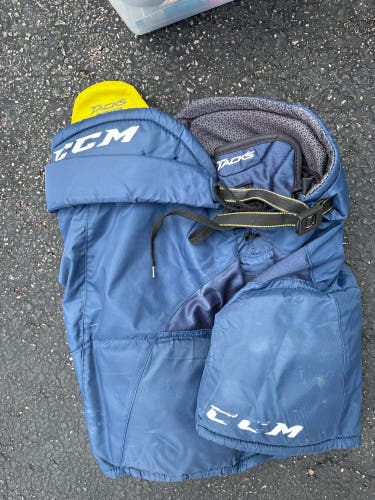 Junior Small CCM Tacks 3092 Hockey Pants (Used)