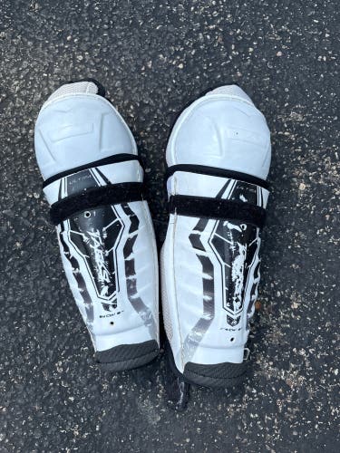 Youth CCM Tacks 9" Shin Pads (Used)