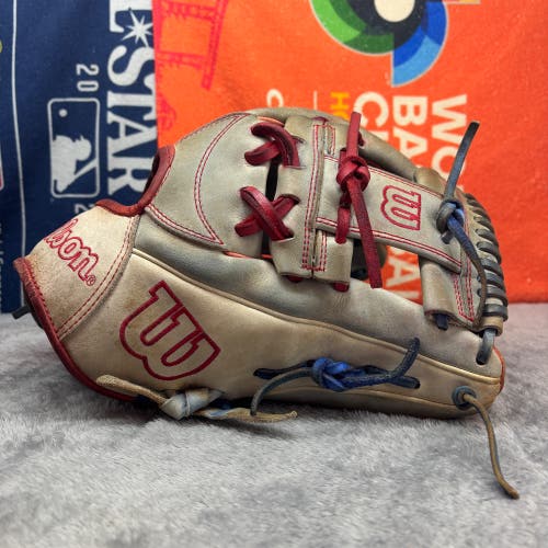 Wilson A2000 1787 RHT September 2020 GOTM Baseball Glove 11.75" (Used)