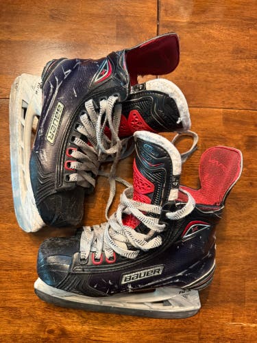 Bauer Vapor X Shift Hockey Skates Extra Wide Width Size 4.5 (Used)