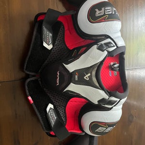 Men's Medium Intermediate Bauer Vapor Flypro Shoulder Pads (Used)
