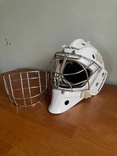 Intermediate Small Bauer 940 Goalie Mask (Used)