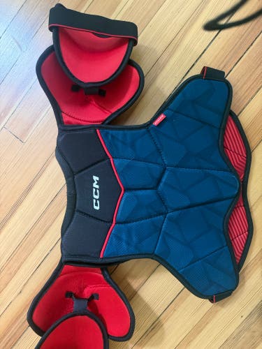 Large Junior CCM Next Shoulder Pads (Used)