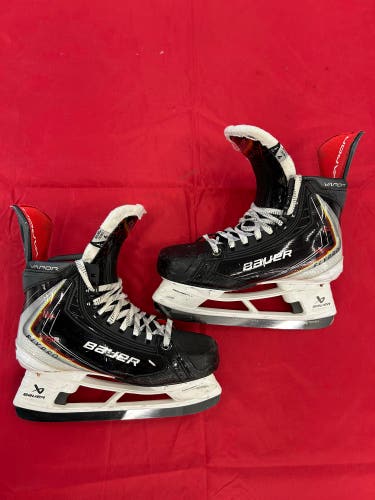 Senior Bauer Vapor FlyPro Hockey Skates | Size 9, Fit 1