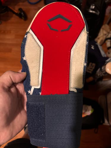 Red Senior EvoShield Sliding Mitt (Used)