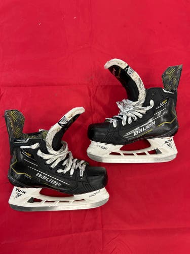 Intermediate Bauer Supreme M40 Hockey Skates | Size 6.5, Fit 3